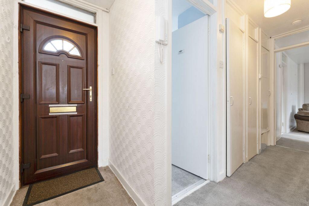 Apartment in Edinburgh, The Calders, Wester Hailes - View 3
