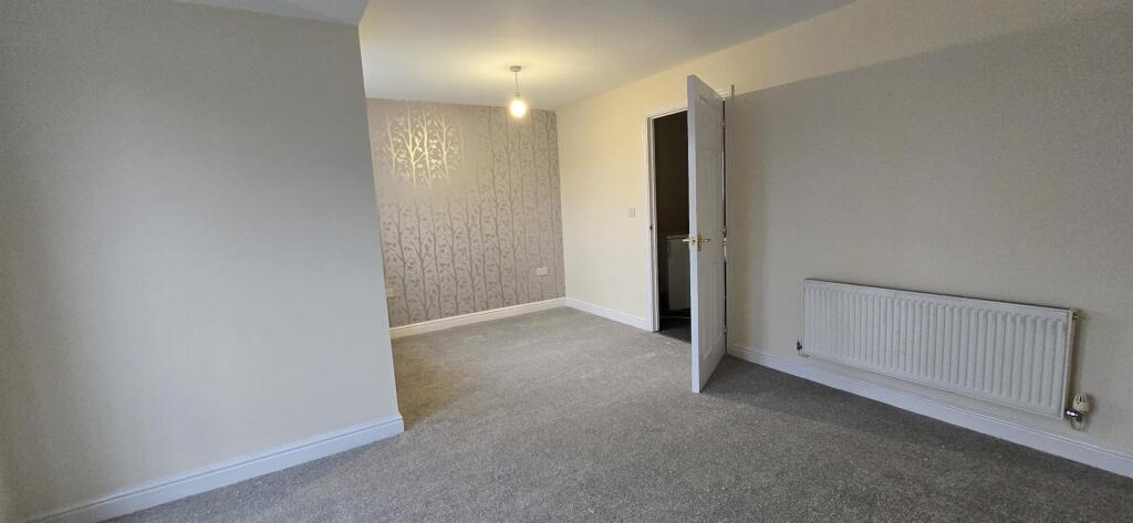 House in Walsall, West Midlands - View 4