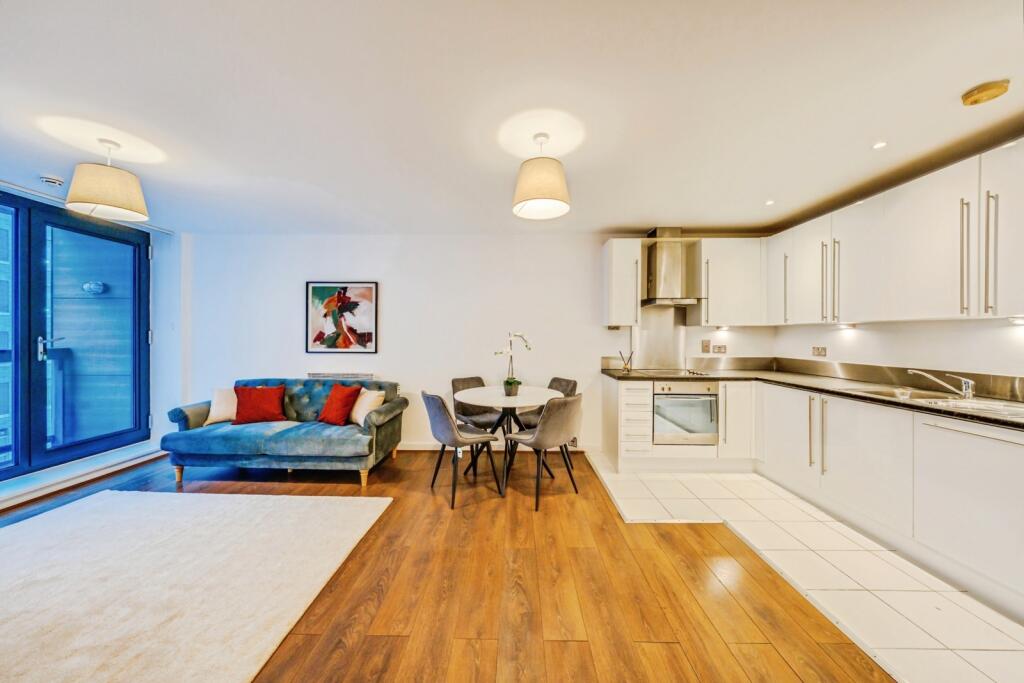Apartment in London - View 5