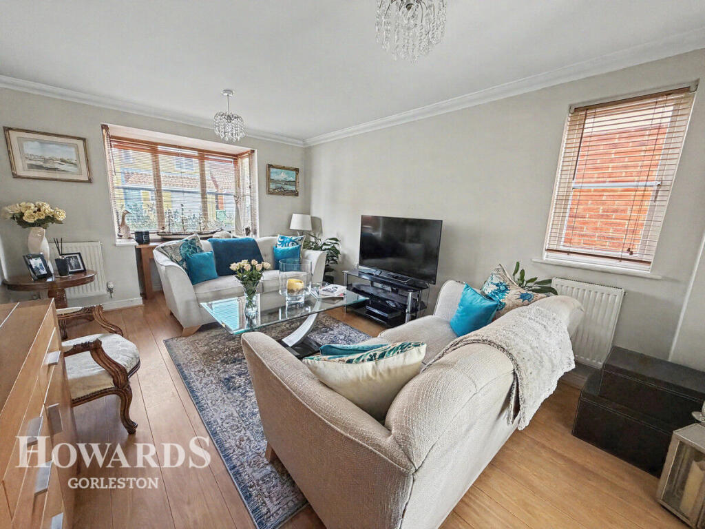 Seafields Drive, Hopton photo 3