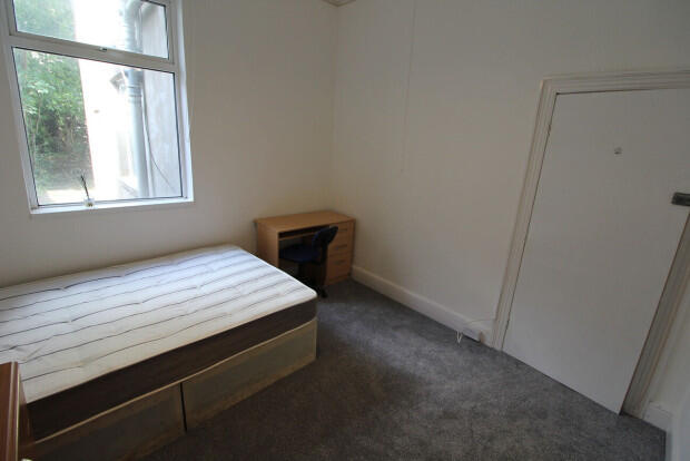 House in Cardiff, Cathays - More