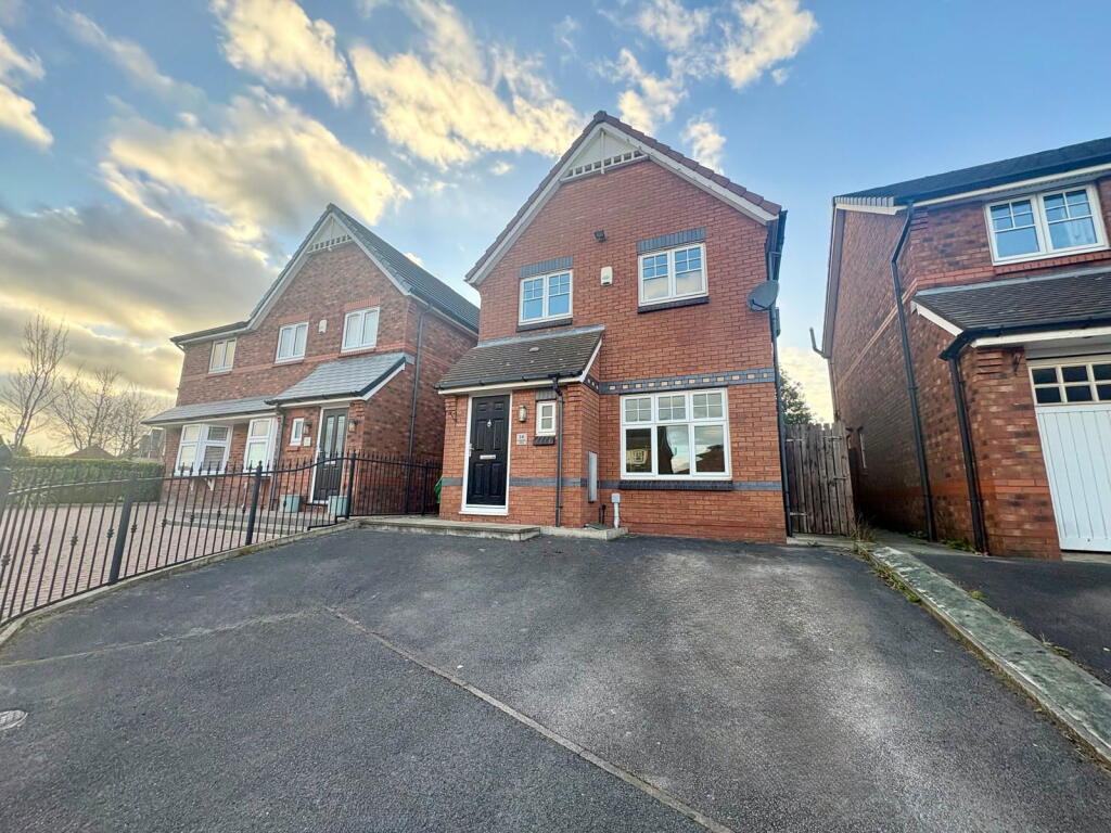 3-bed detached on Marshway Drive, Newton-le-willows, WA12 9WT, £270,000