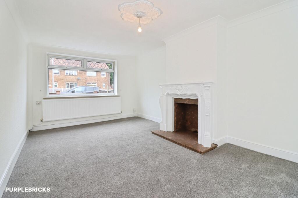 House in Mansfield, Nottinghamshire - More