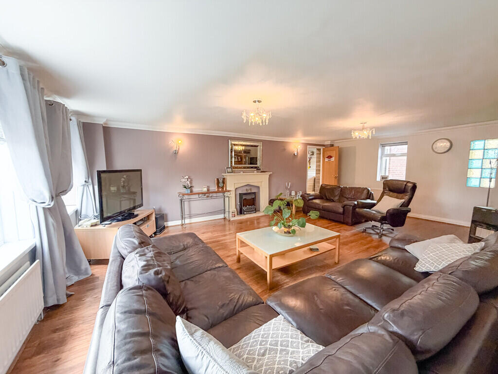 Penmaen Close, Cefn Hengoed photo 2