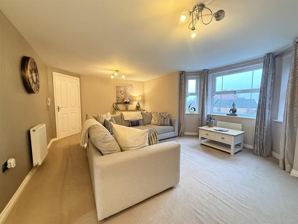 Apartment in Dudley, West Midlands - View 4