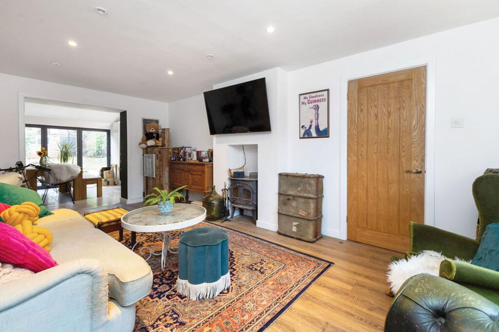 House in Chichester, Loxwood - More