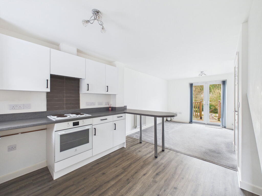Luscombe Close, Paignton photo 2