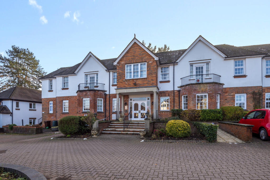 Main image of property: War Memorial Place, Henley-on-Thames, Oxfordshire, RG9