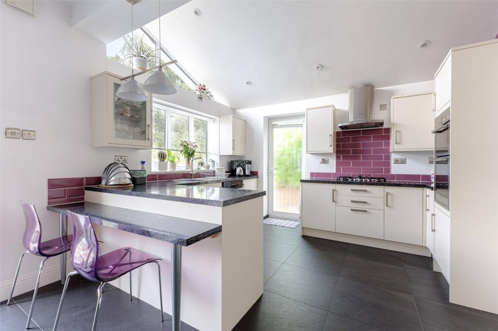 House in Cardiff, Penylan - More