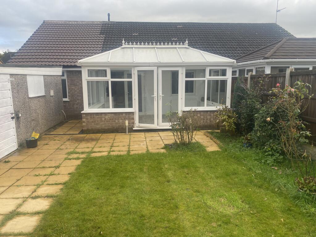 Totnes Avenue, Bramhall, photo 4