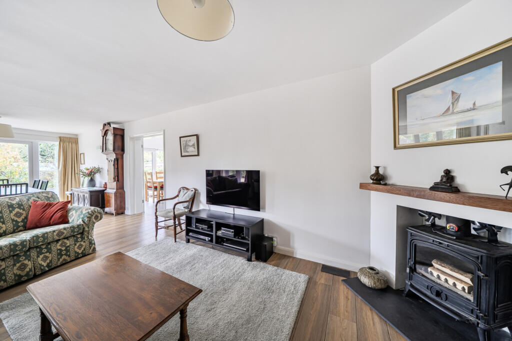 House in Upper Basildon, Basildon - View 5