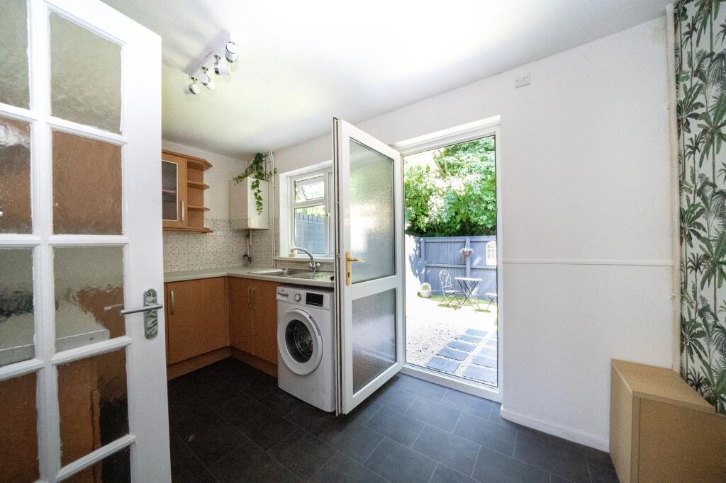 House in Dinas Powys, Vale of Glamorgan - View 2
