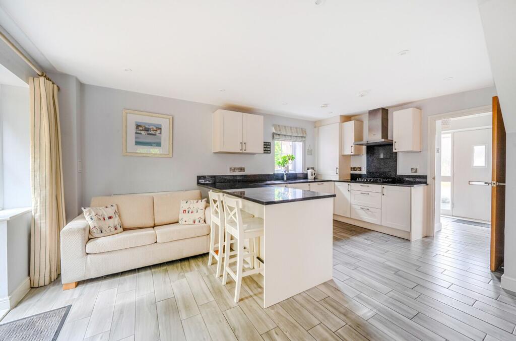 House in Portsmouth - View 4