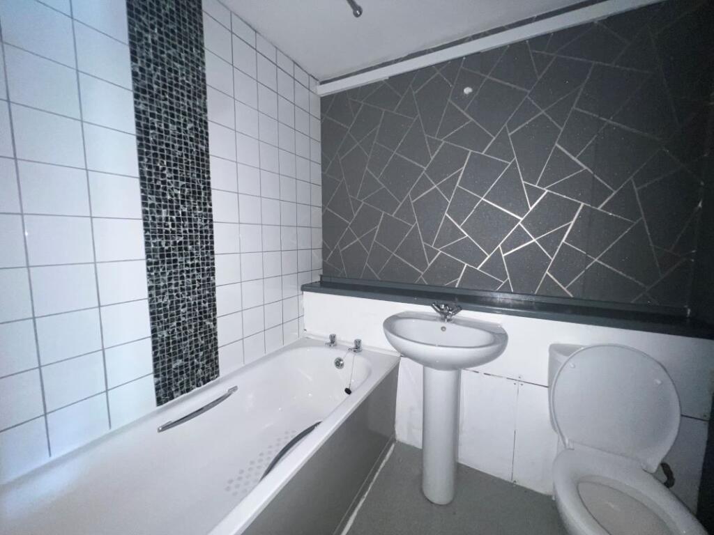 Apartment in Walsall, Woods Bank - View 5