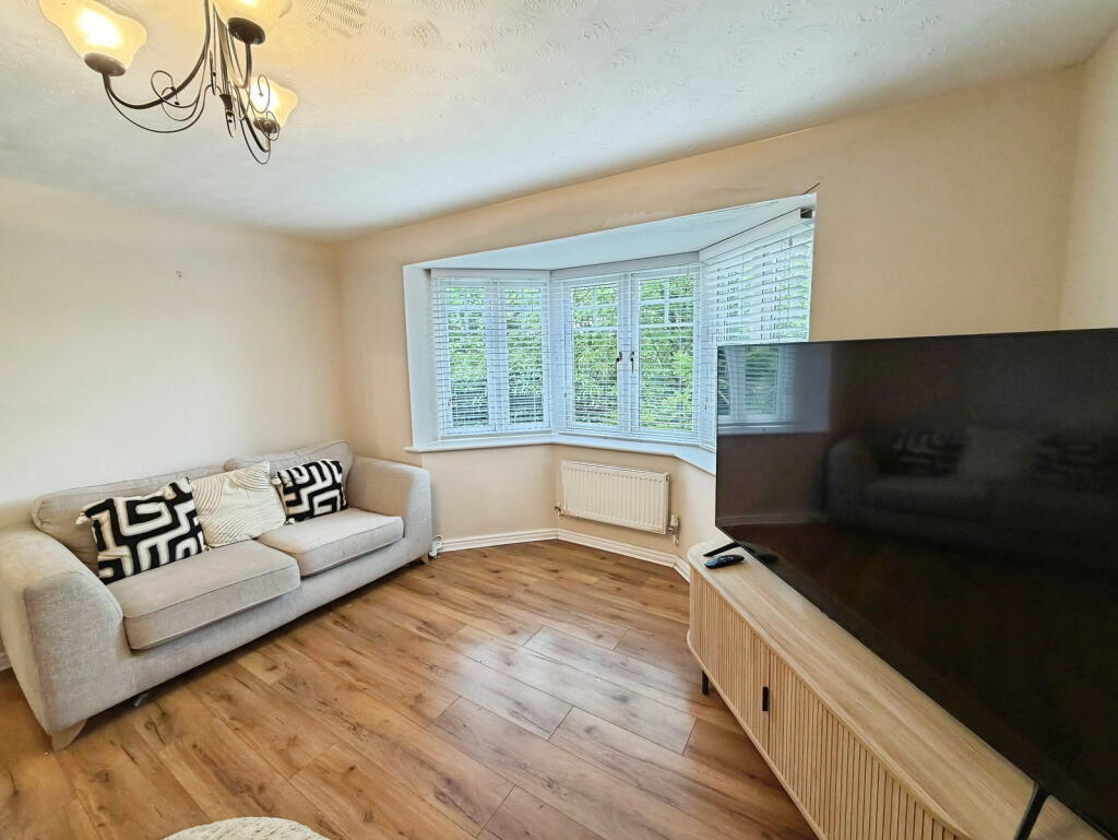 House in Pontardawe, Neath Port Talbot - View 2