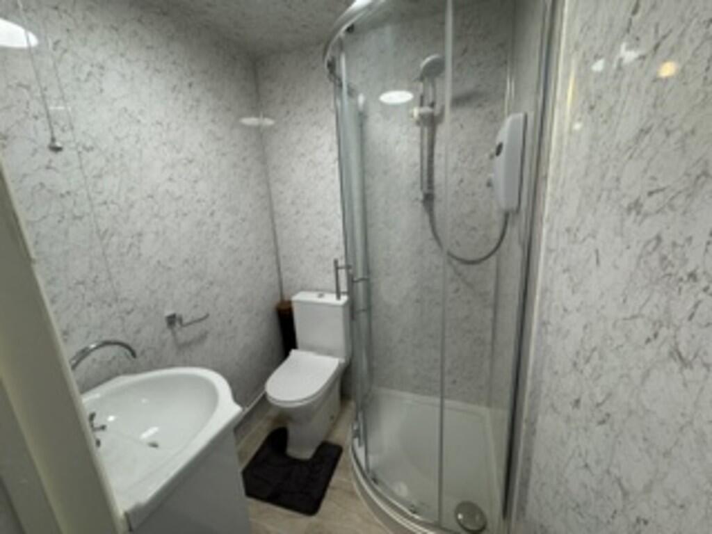 House in Twickenham - View 4