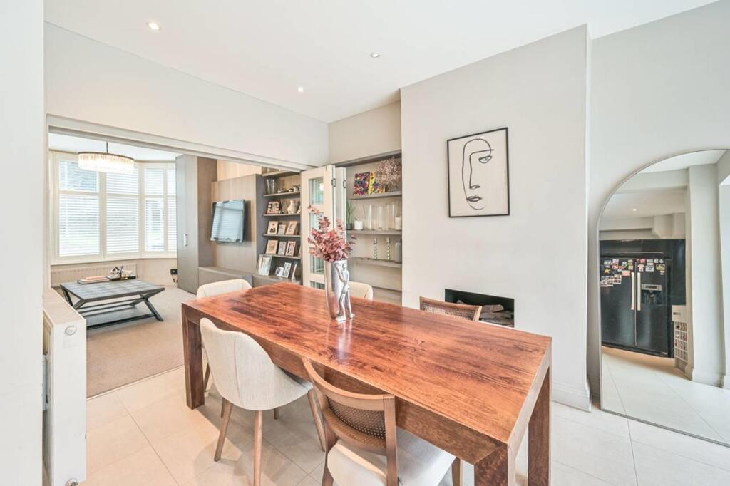 House in London, Marshall Estate, Mill Hill - View 3