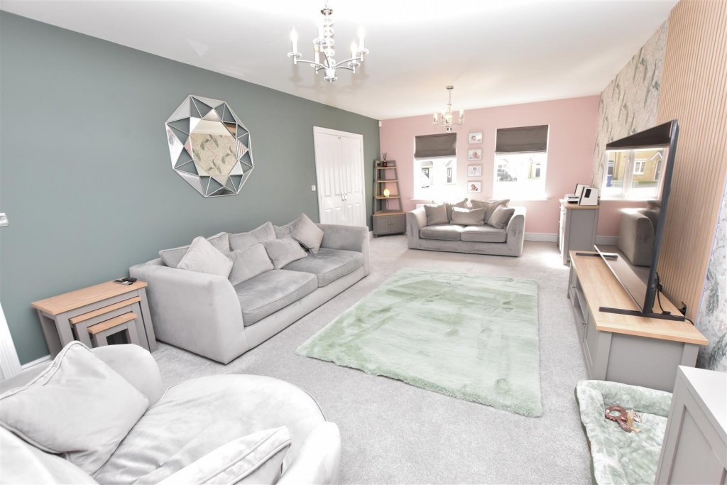 Albertross Drive, Humberston, Grimsby photo 4