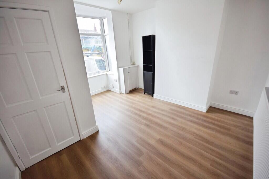 House in Stoke-on-Trent - View 3