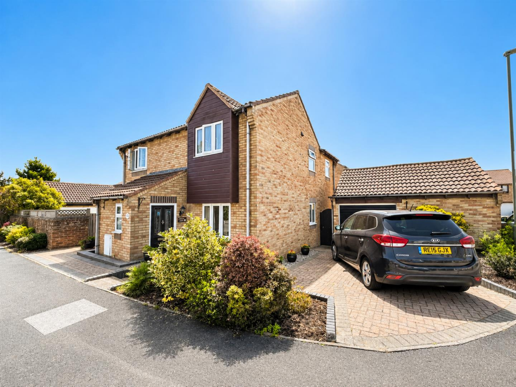 Main image of property: Magpie Lane, Lee-On-The-Solent