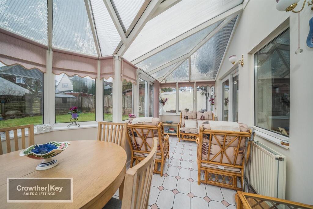 Ecclesbourne Drive, Buxton photo 3