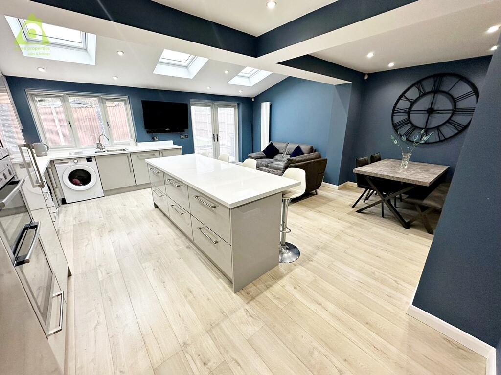 Broadheath Close, Westhoughton, BL5 3UQ photo 3