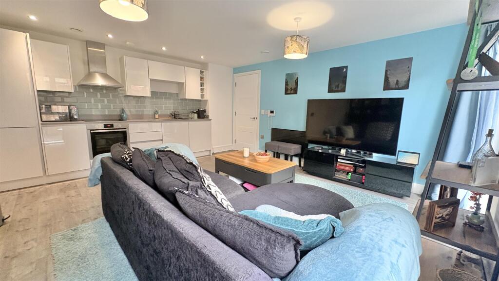 Apartment in Birmingham, Moseley - View 4