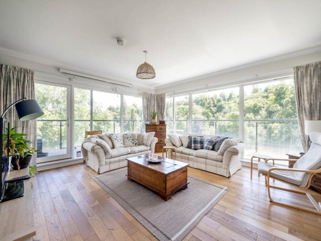 Apartment in Edinburgh - View 2