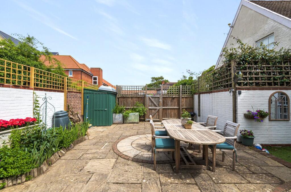 House in Ipswich - View 3
