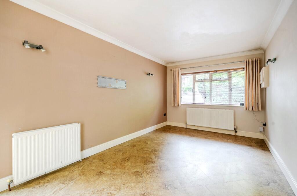 House in Surrey Heath, Camberley - View 5