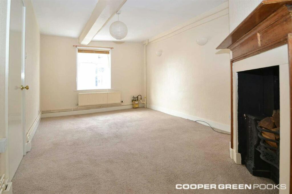 Flat 2, 27 Wyle Cop - 1.jpg