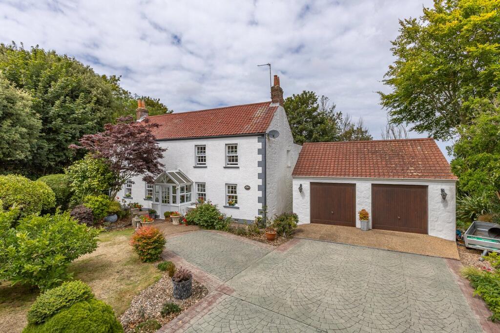 Main image of property: Greystones, Valnord Lane, St Peter Port, GY1