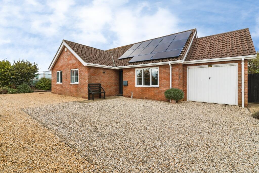 3-bed detached on Old Forge Close, Woodton, Bungay, £450,000