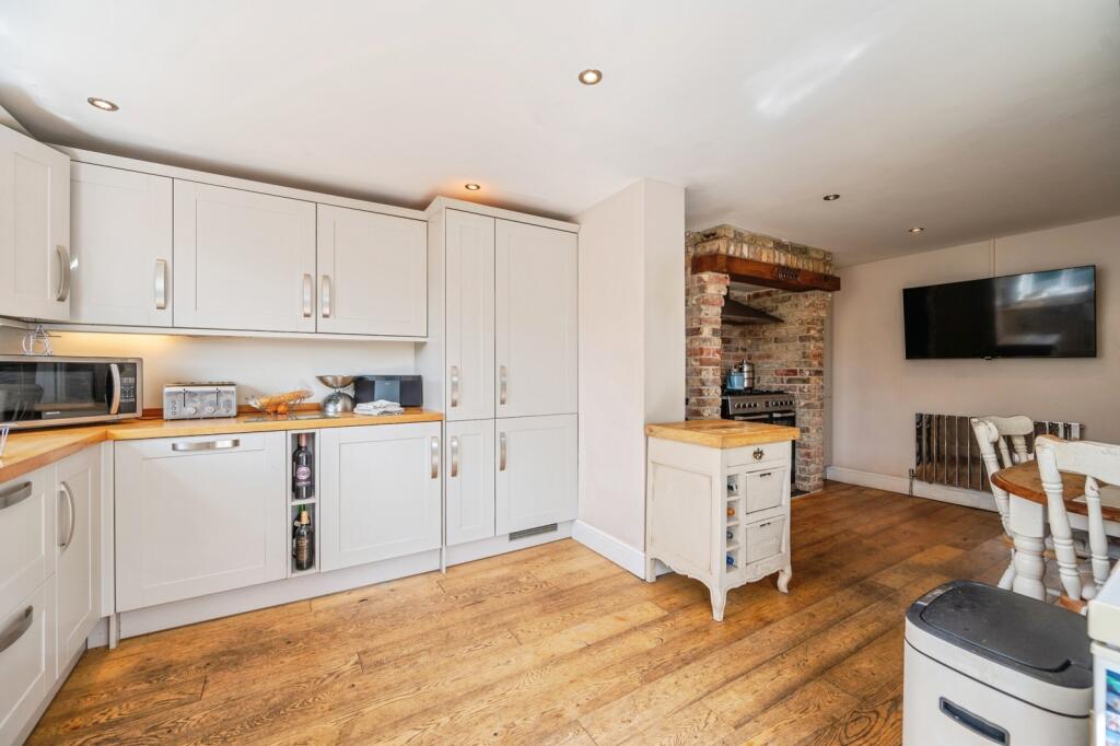 House in Havant, Hampshire - View 5