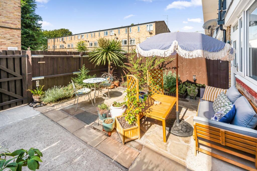 Apartment in London - More