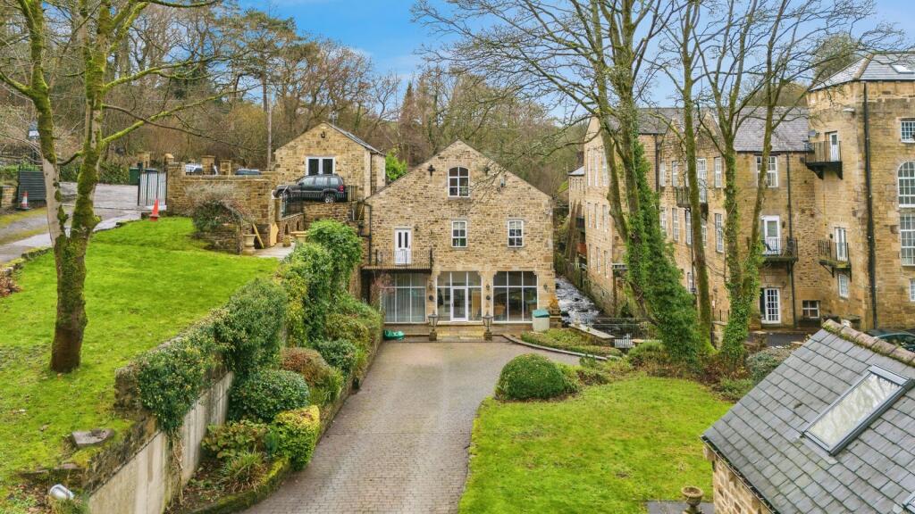 Lower Holme Way, Oakworth, Keighley, West Yorkshire, BD22