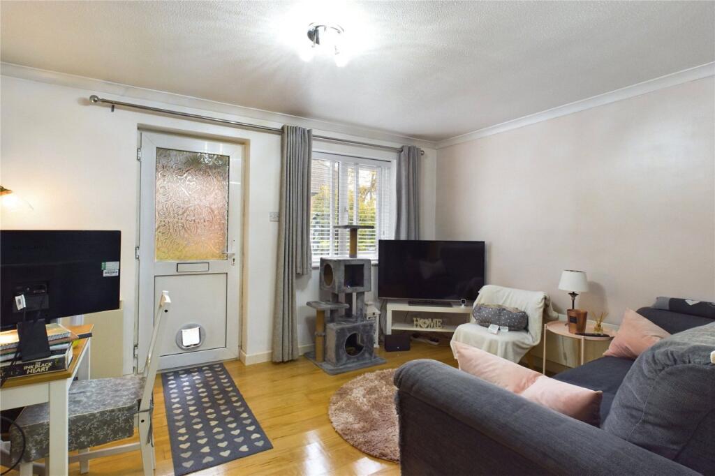 Apartment in Rushmoor, Hampshire - View 4