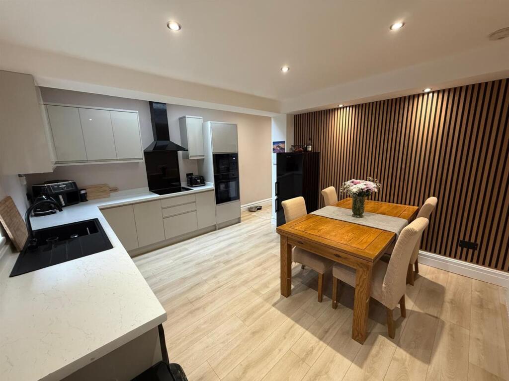 House in Dudley, West Midlands - View 2