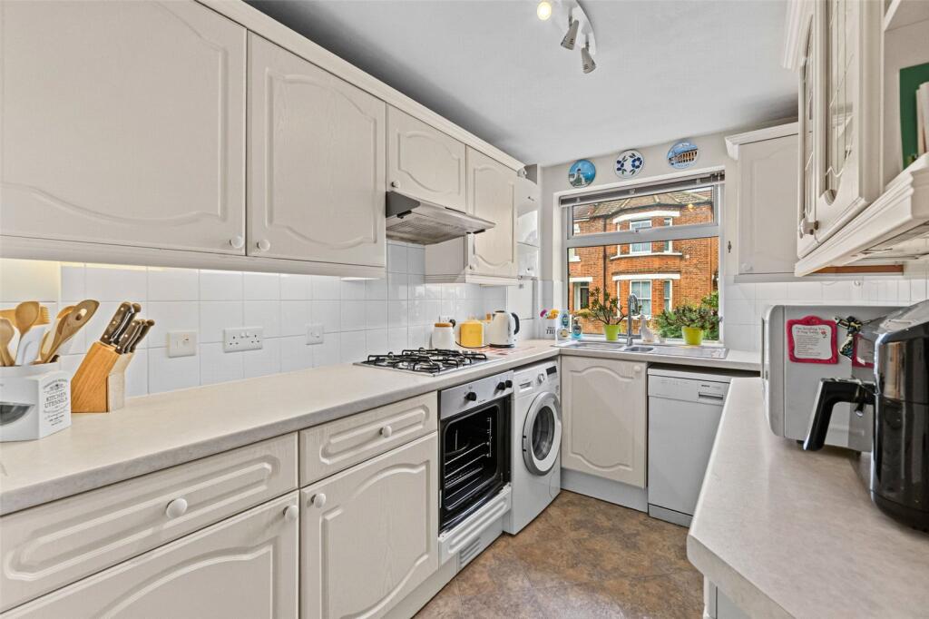 House in Twickenham - View 4