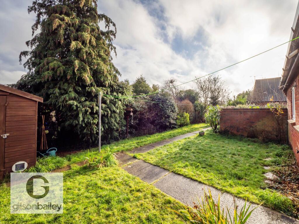 Manor Gardens, Lingwood photo 4