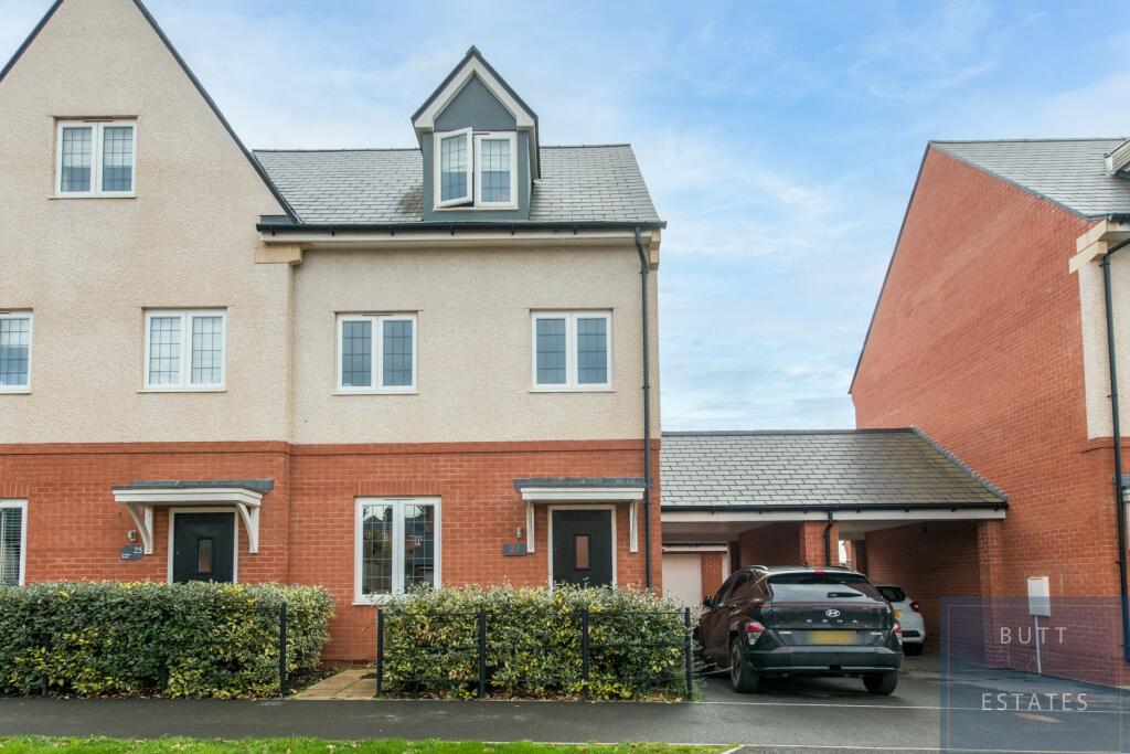 3-bed semi-detached on Coaker Road, Exeter, £375,000