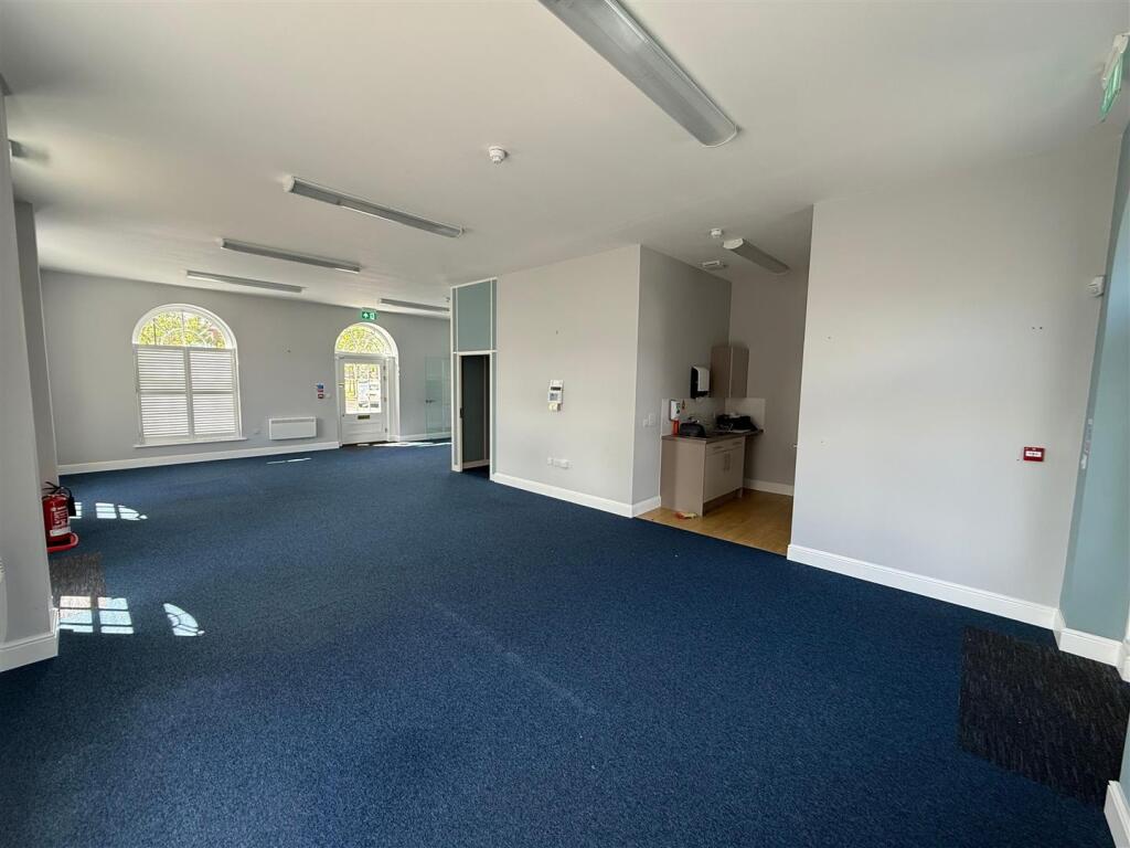 3, 5 Crown Place-2.jpg