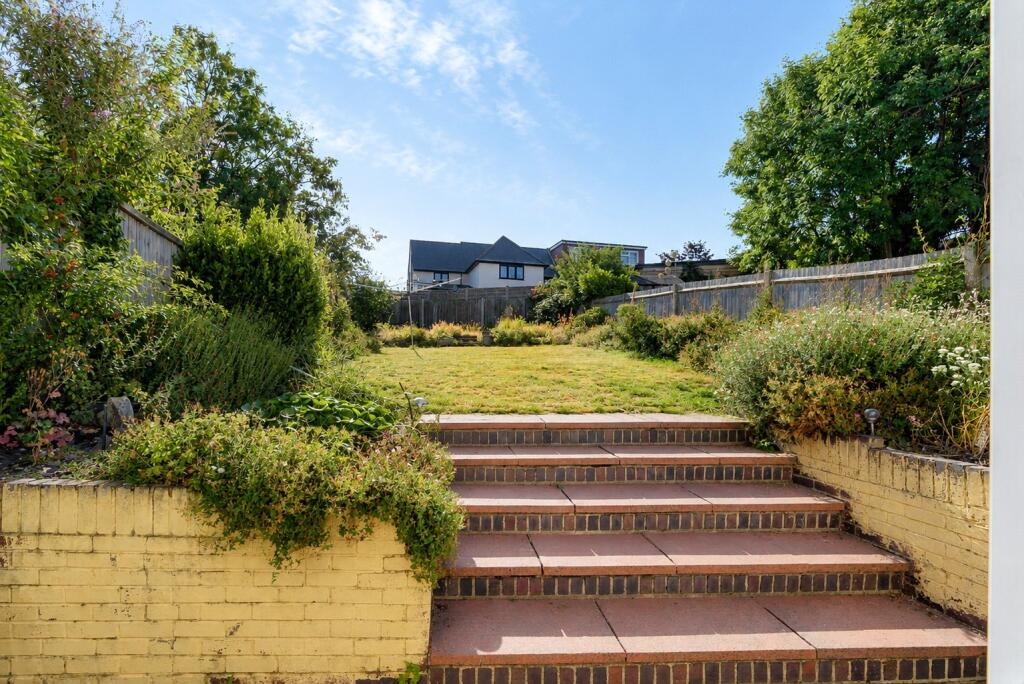 House in London - View 5