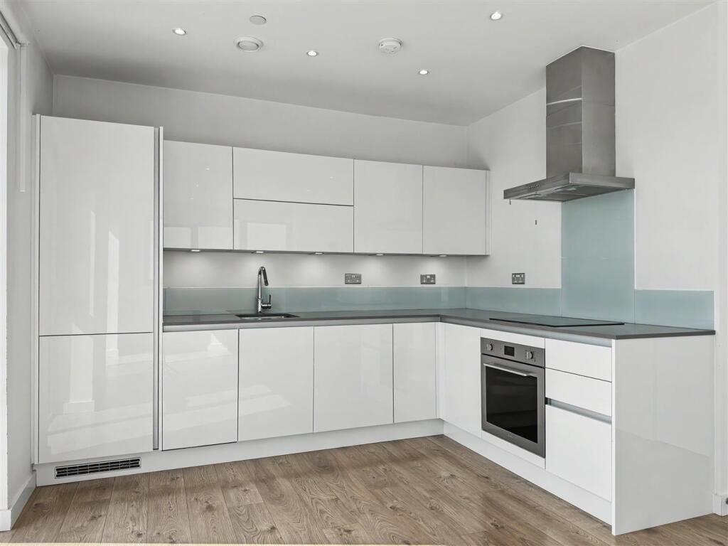 Apartment in London, Gallions Reach - View 3
