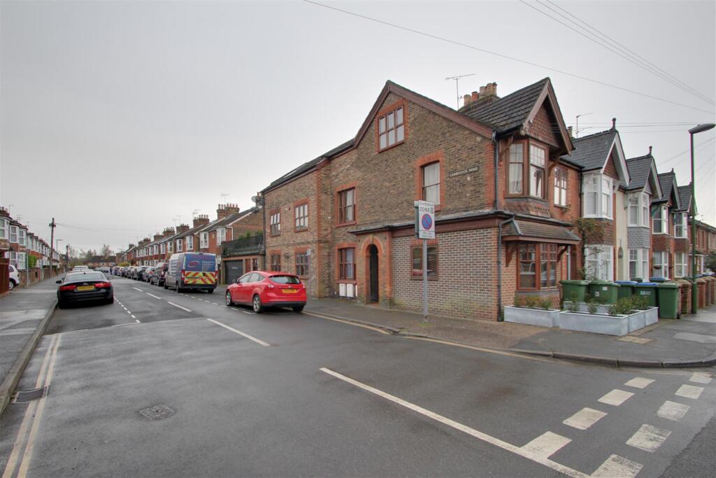 Main image of property: New Street, Horsham