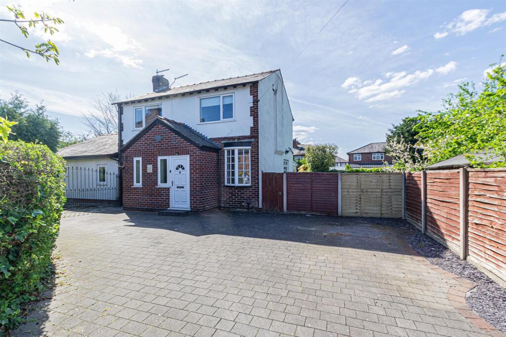 Main image of property: Fairfield Gardens, Stockton Heath, Warrington, WA4