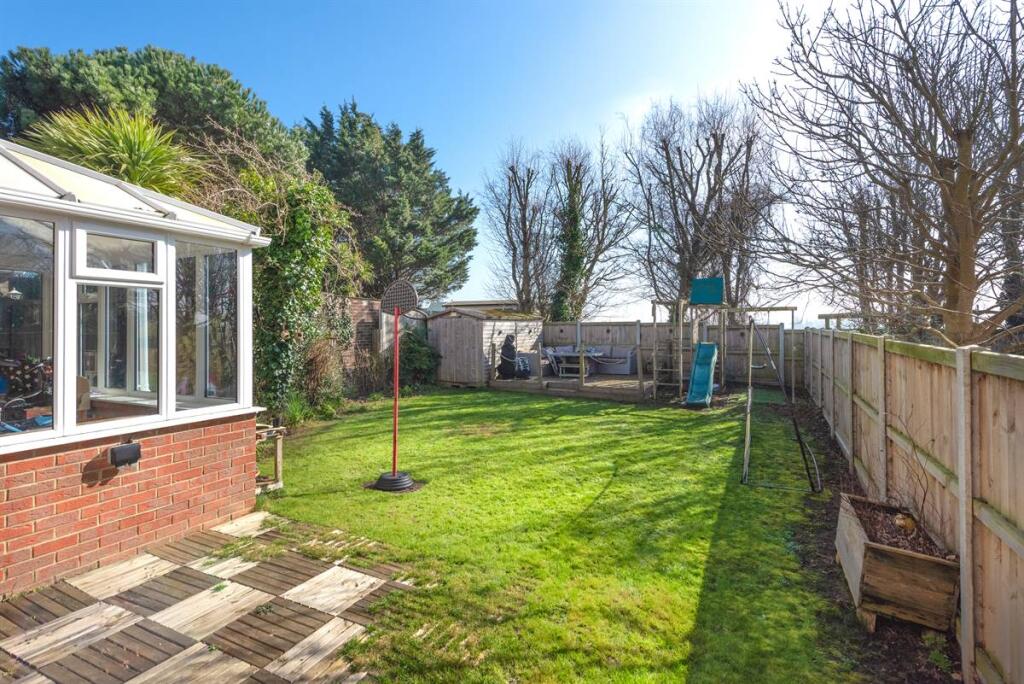 Sandalwood Drive, St. Nicholas-at-Wade, Birchington photo 2