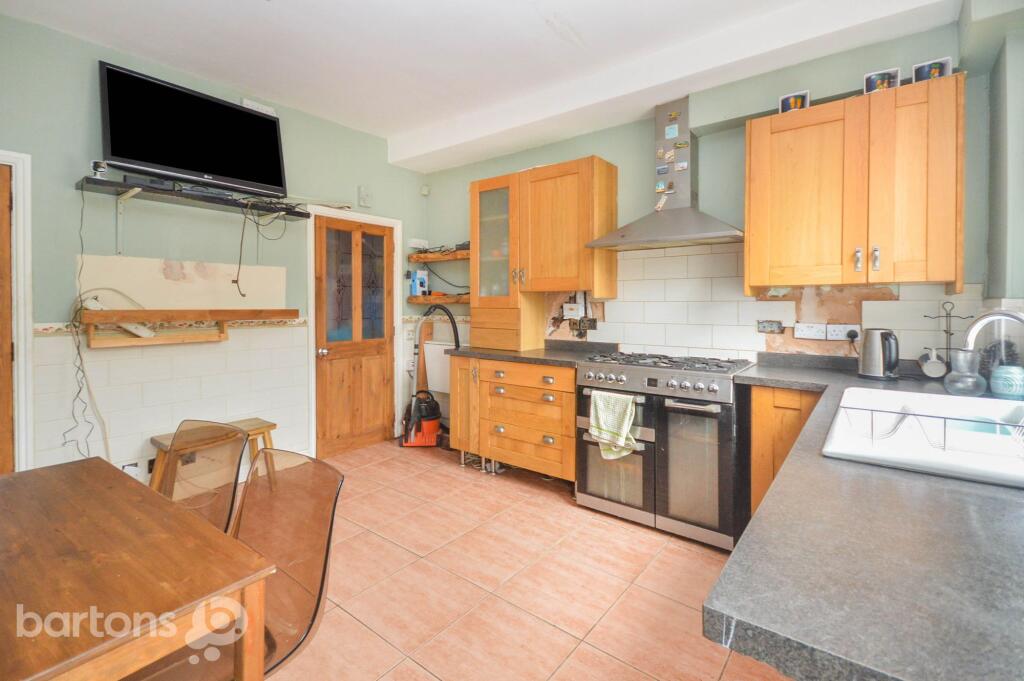 Kilnhurst Road, Rawmarsh, S62 photo 4