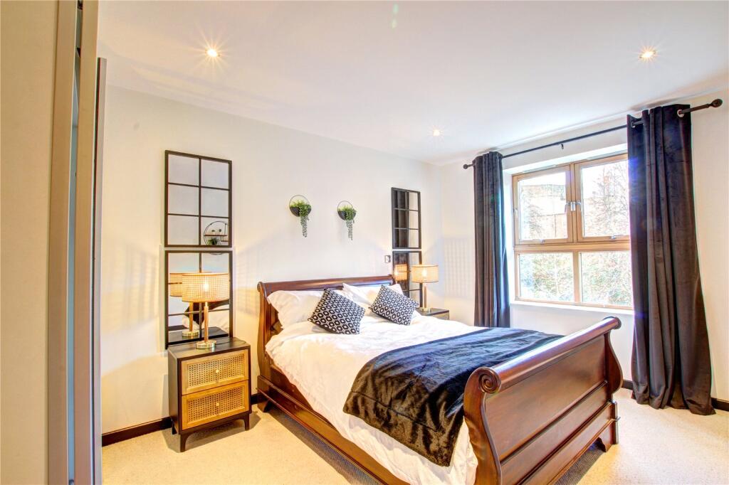 Apartment in Newcastle upon Tyne - View 3