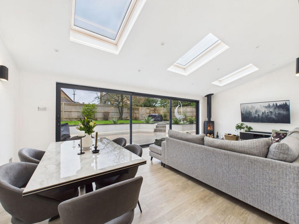 Haybarn Drive, Horsham image 5